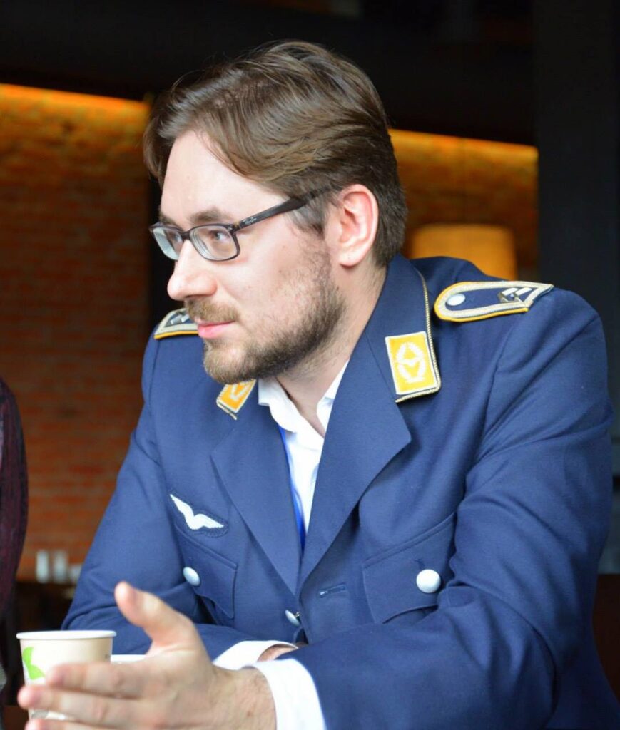 Бесков Денис